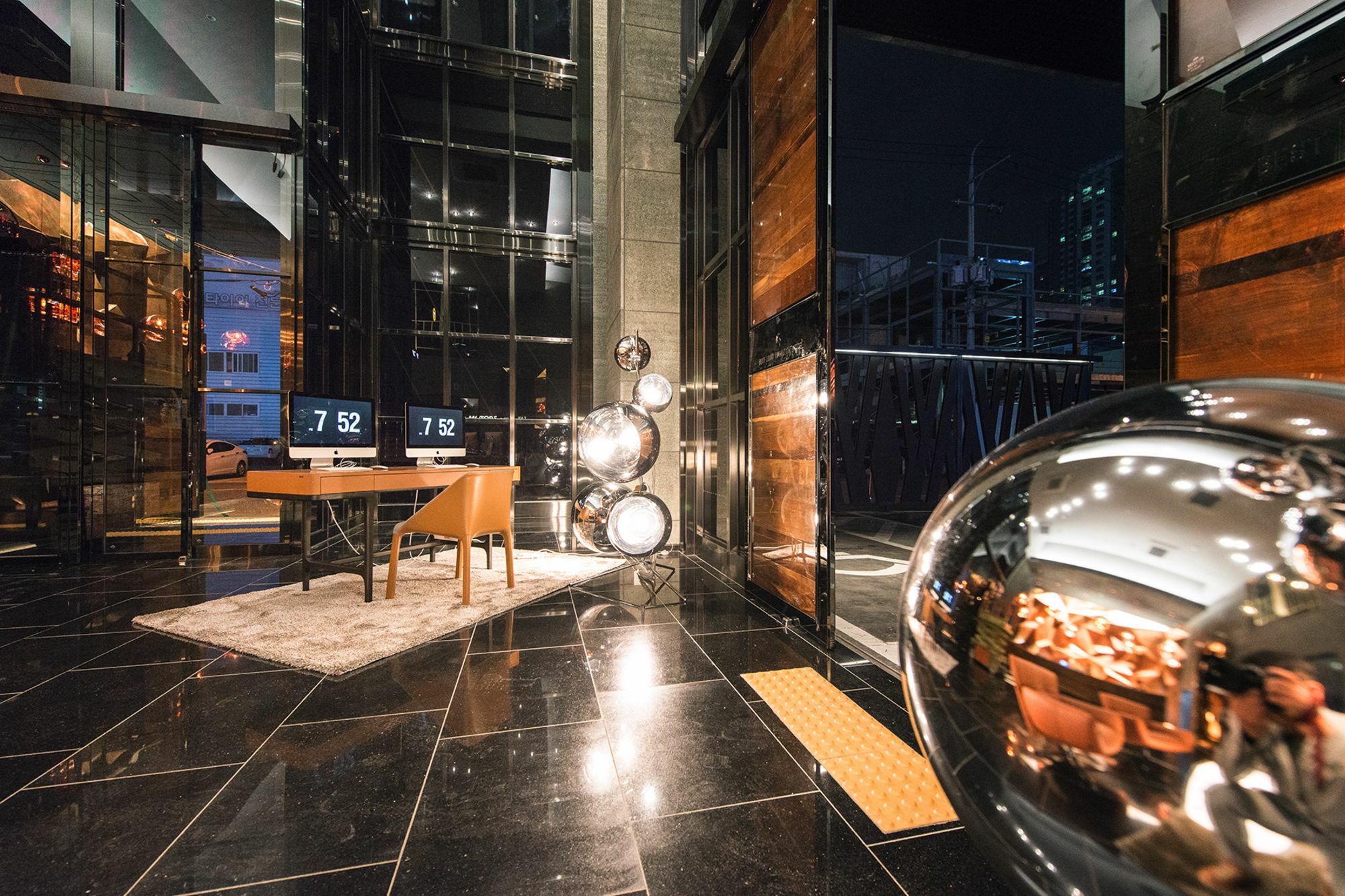 Best Louis Hamilton Hotel Changwon Exteriör bild