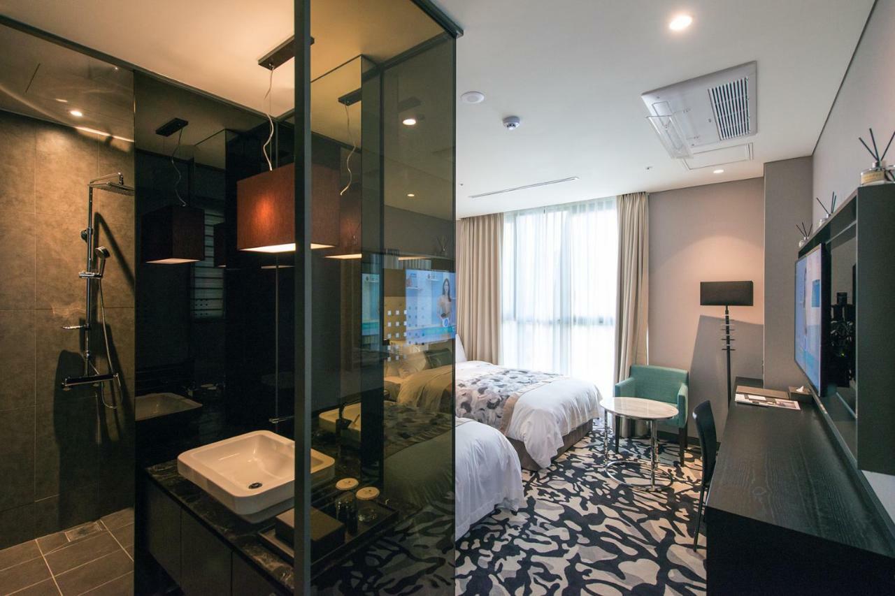 Best Louis Hamilton Hotel Changwon Exteriör bild